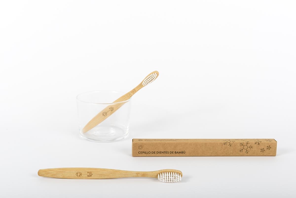 Cepillo de dientes de bambú | CEPILLO DIENTES BAMBÚ | cosmética natural 
